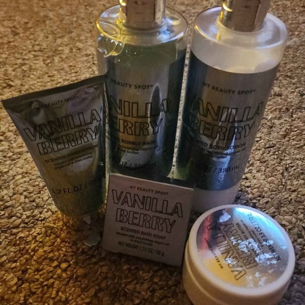 Vanilla Berry Bath Set